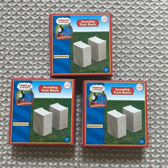 *Brand New* In-the-Box Assorted Thomas Train Tracks - Picture 5 of 5